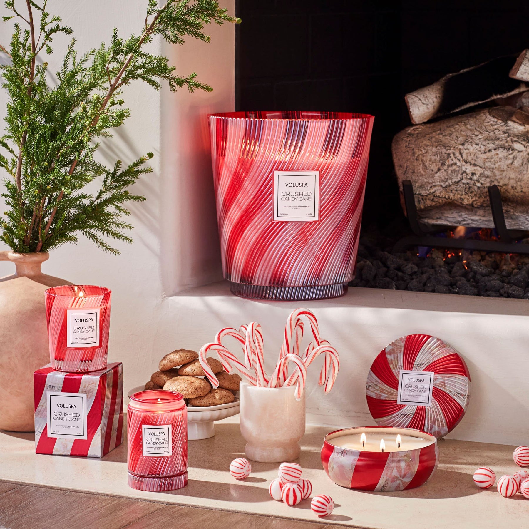 Crushed Candy Cane - Limited Edition Hearth 5 Wick Glass Candle